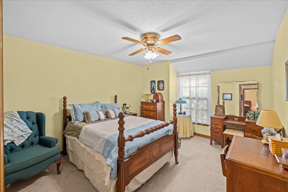 CREEKSIDE - Residential