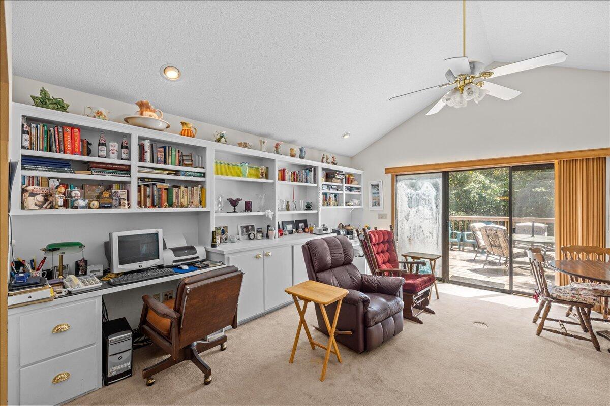 CREEKSIDE - Residential