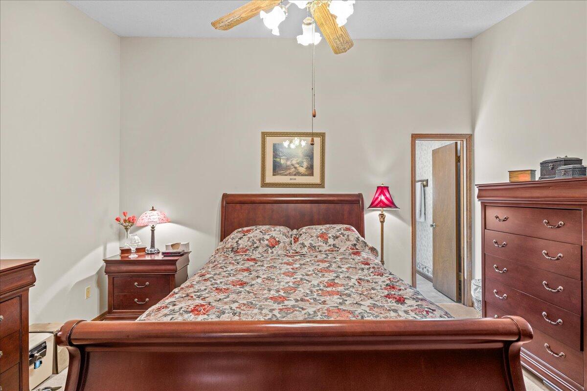 CREEKSIDE - Residential