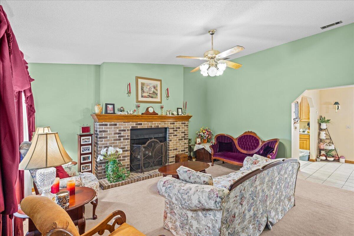 CREEKSIDE - Residential