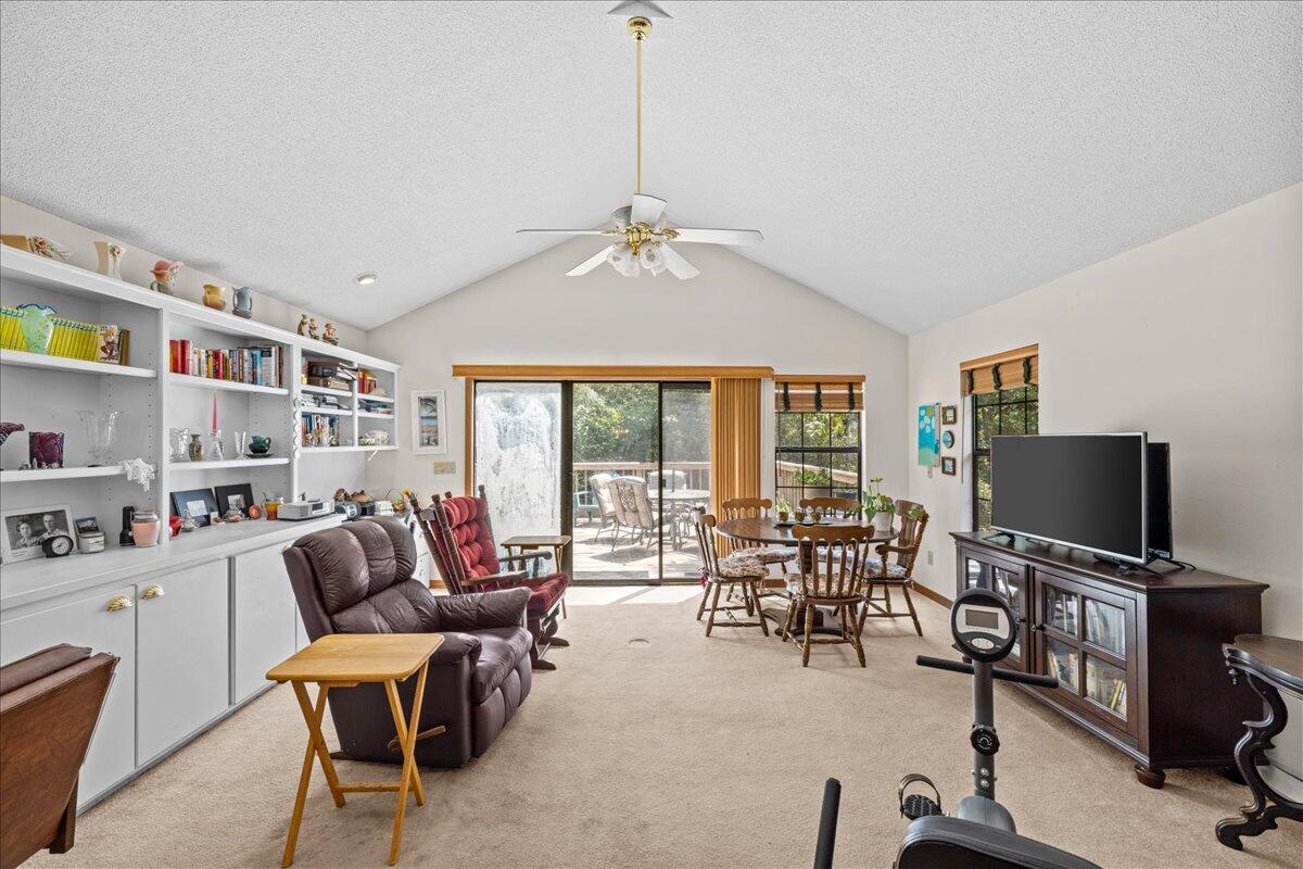 CREEKSIDE - Residential