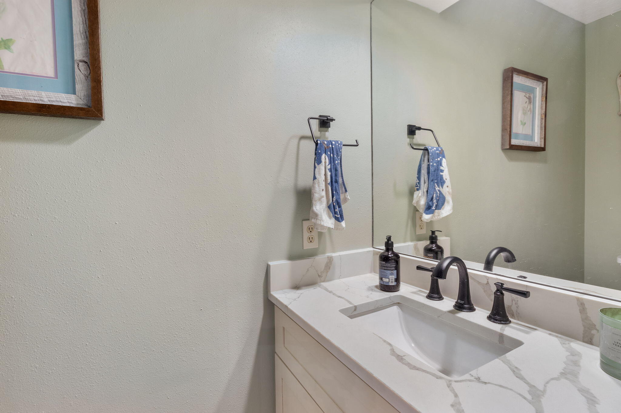 BAY PARK MANOR THE - Residential