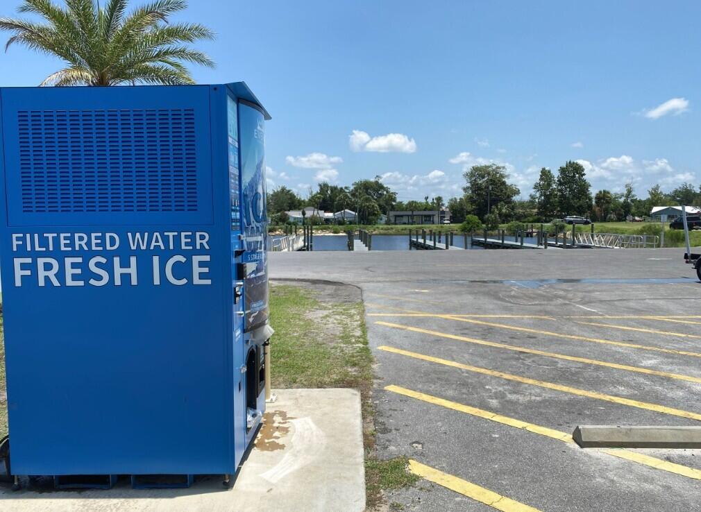 BAY PARK MANOR THE - Residential