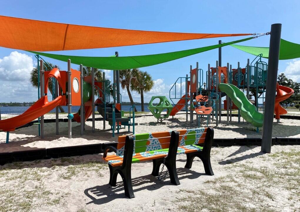 BAY PARK MANOR THE - Residential