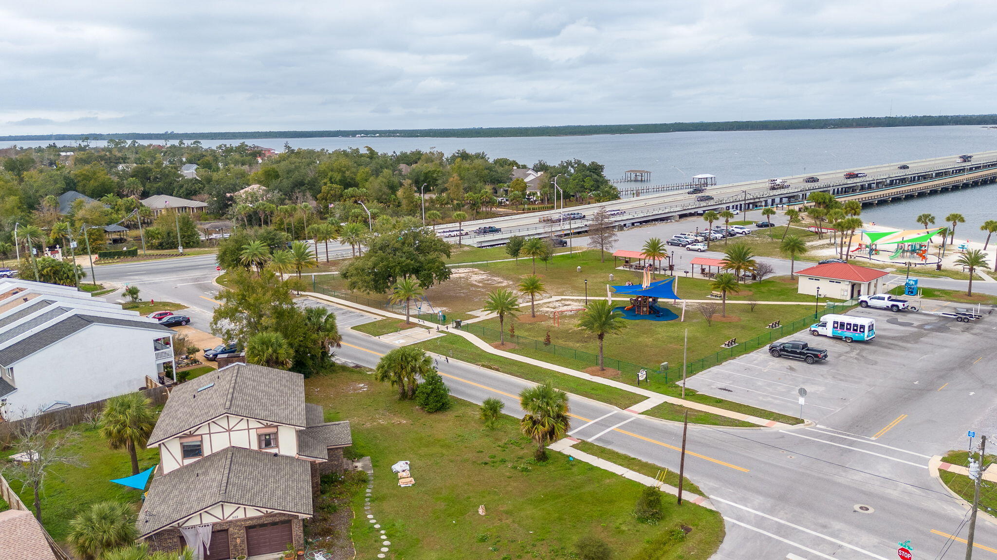 BAY PARK MANOR THE - Residential