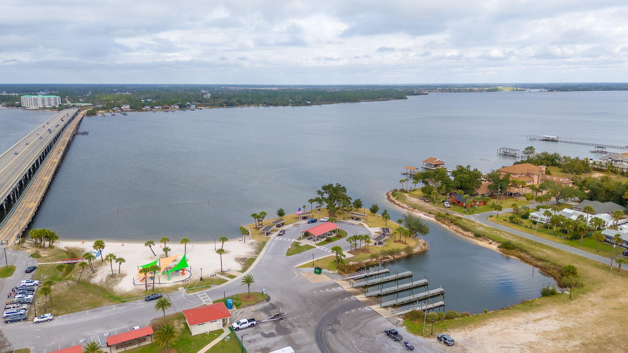 BAY PARK MANOR THE - Residential