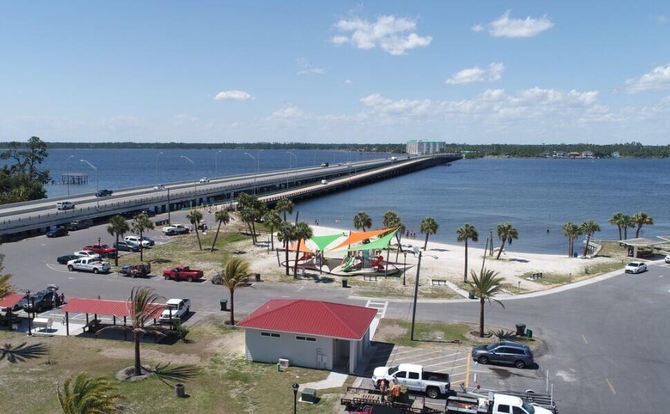 BAY PARK MANOR THE - Residential