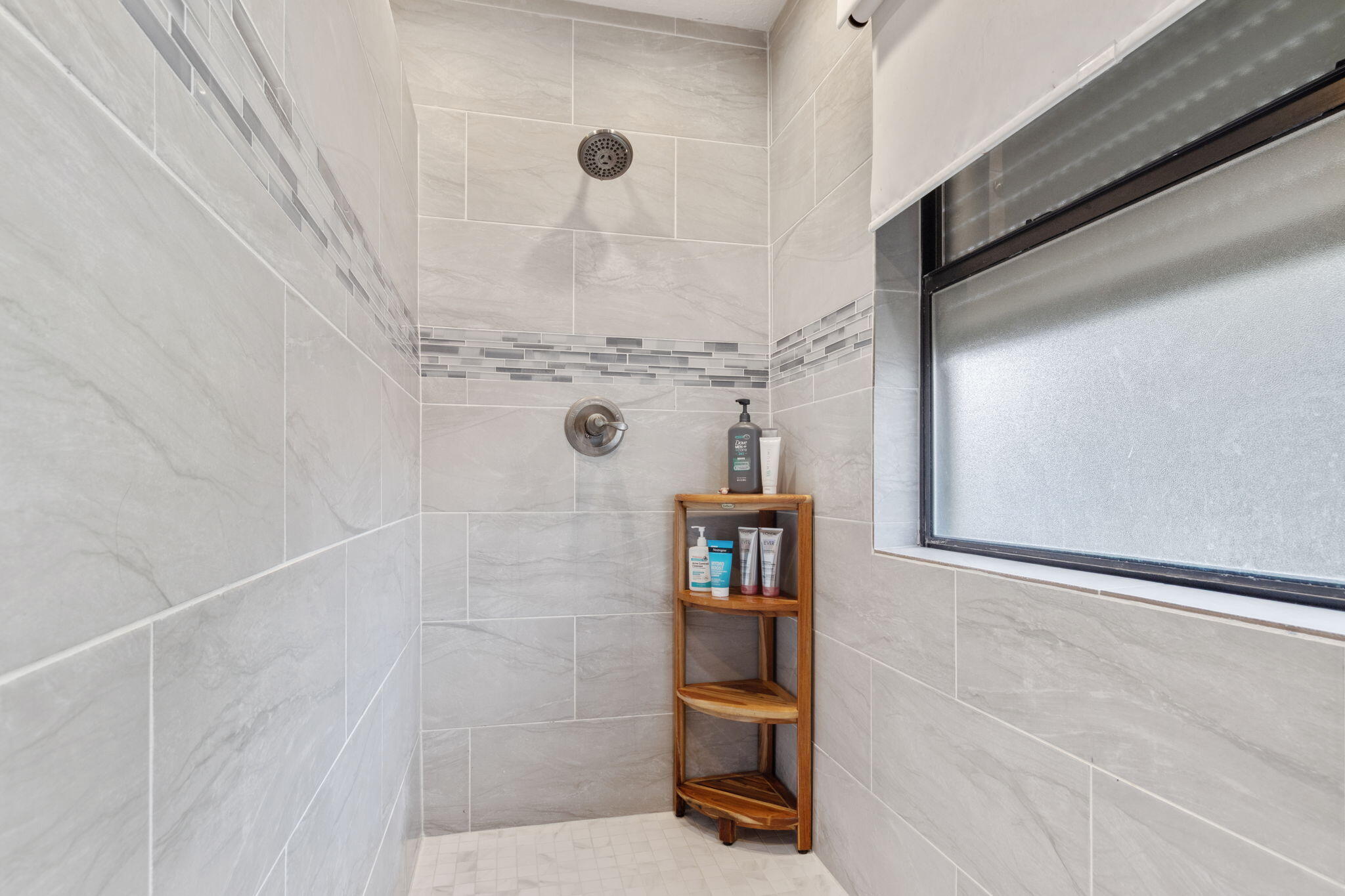 BAY PARK MANOR THE - Residential