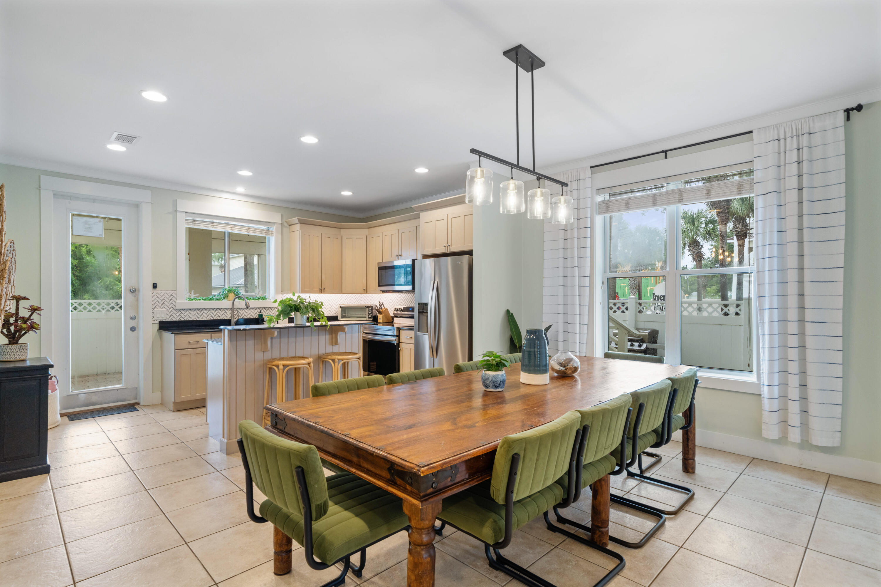 EMERALD WATERS VILLAGE - Residential