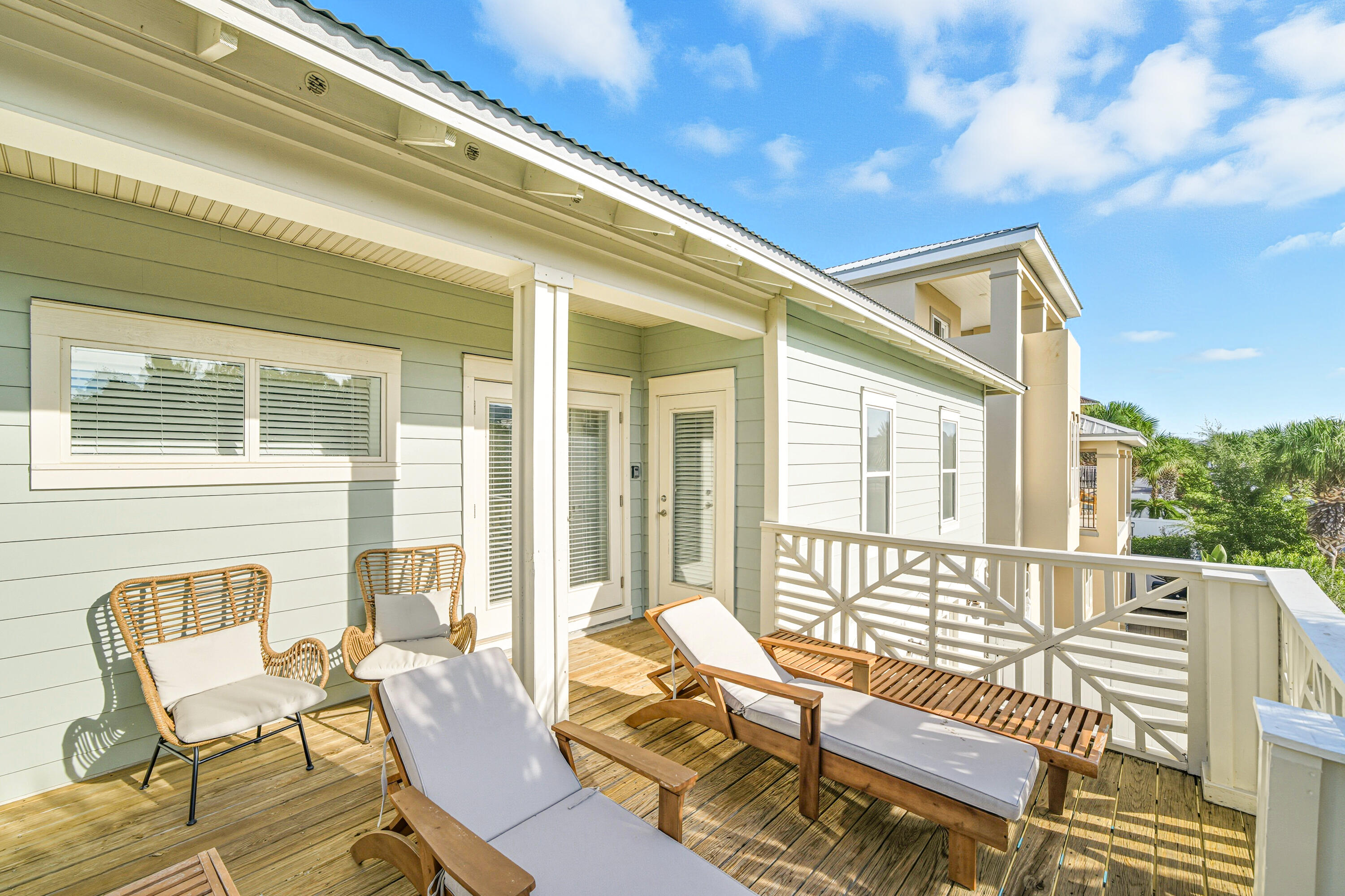 EMERALD WATERS VILLAGE - Residential