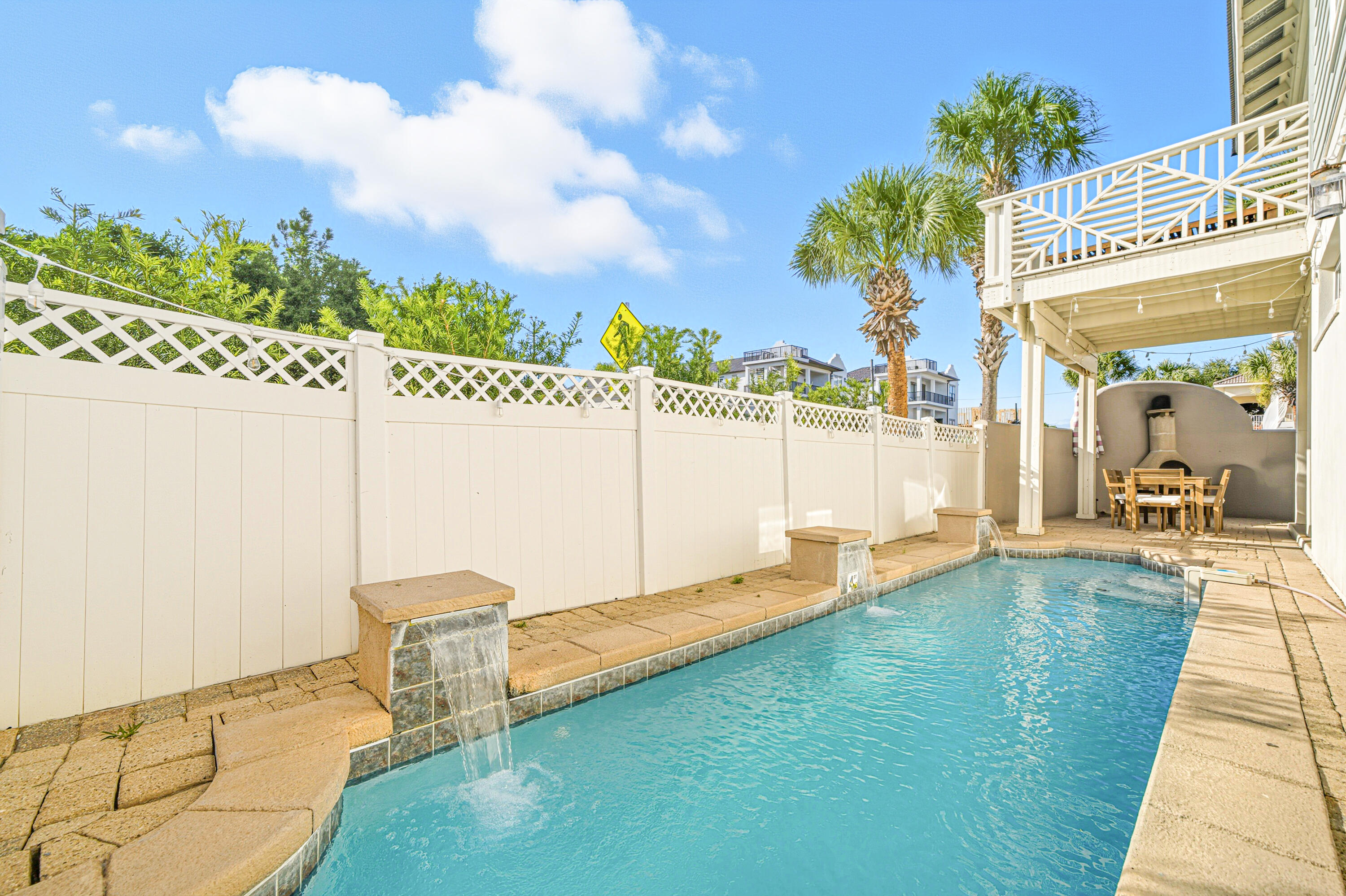 EMERALD WATERS VILLAGE - Residential