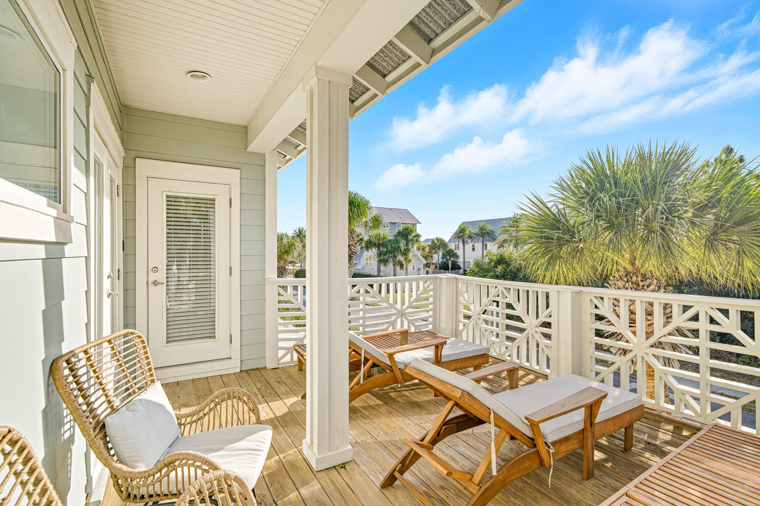 EMERALD WATERS VILLAGE - Residential