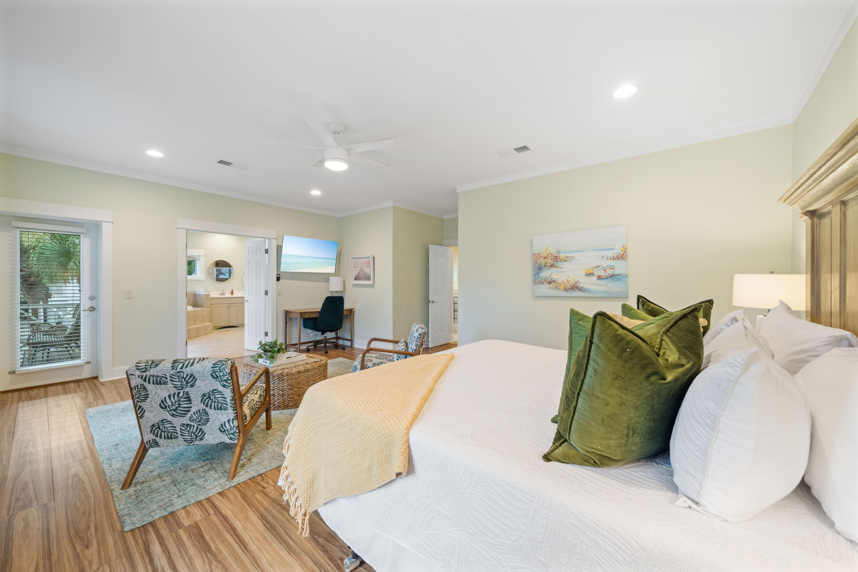 EMERALD WATERS VILLAGE - Residential