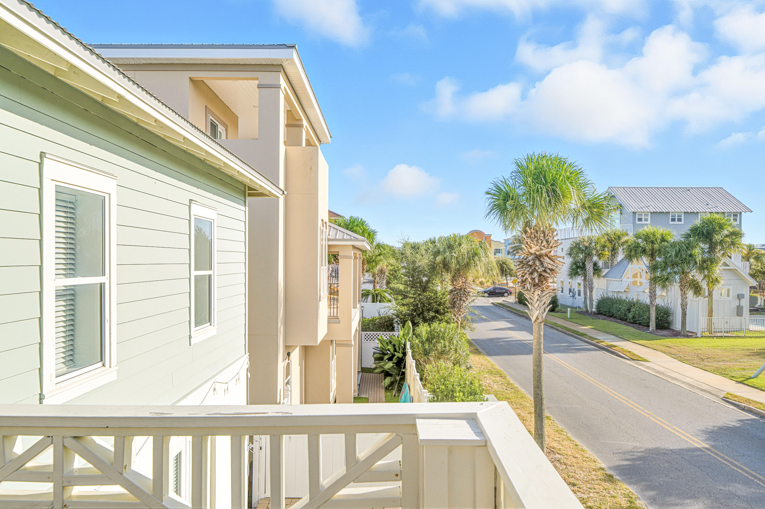 EMERALD WATERS VILLAGE - Residential