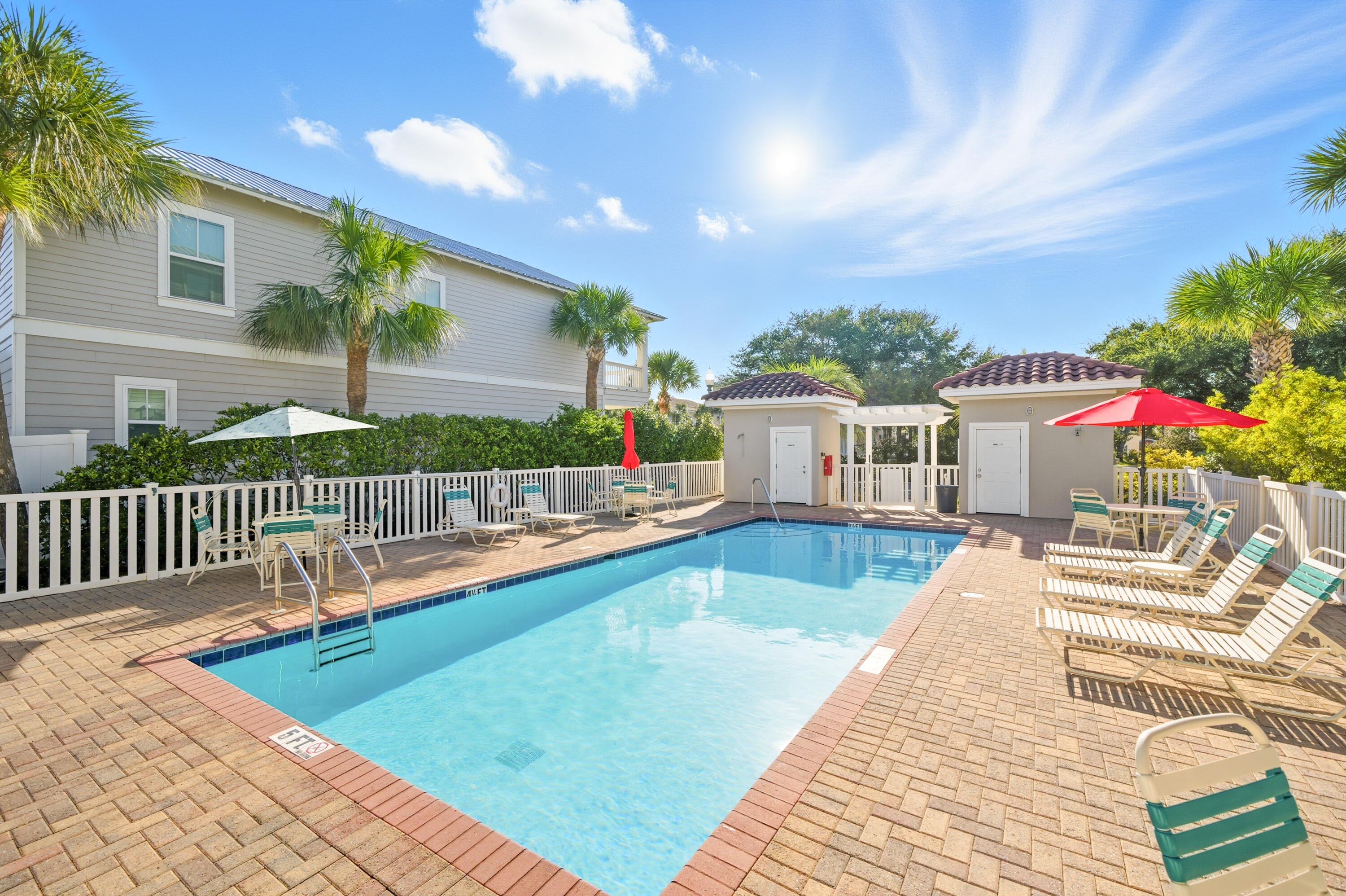 EMERALD WATERS VILLAGE - Residential