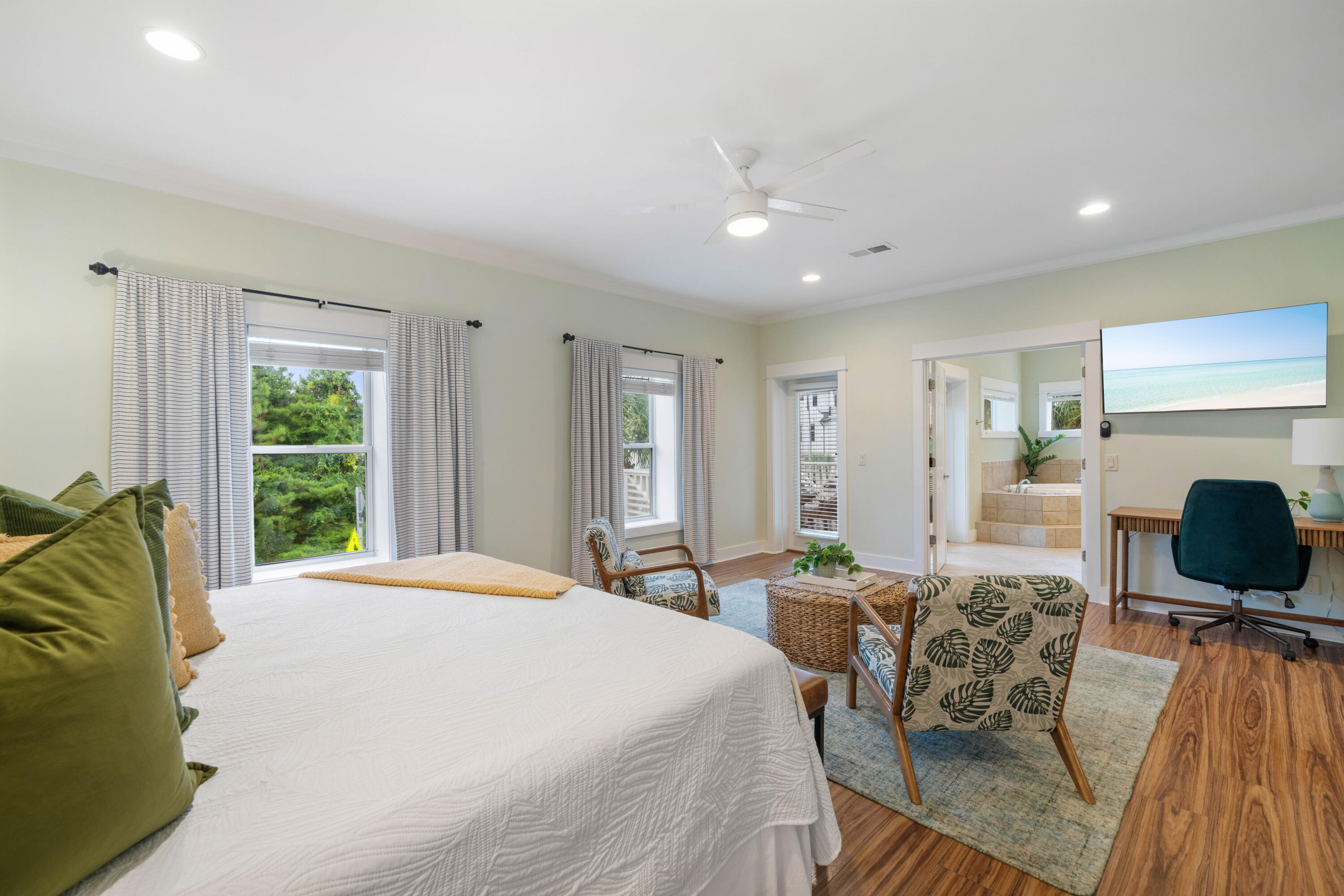 EMERALD WATERS VILLAGE - Residential