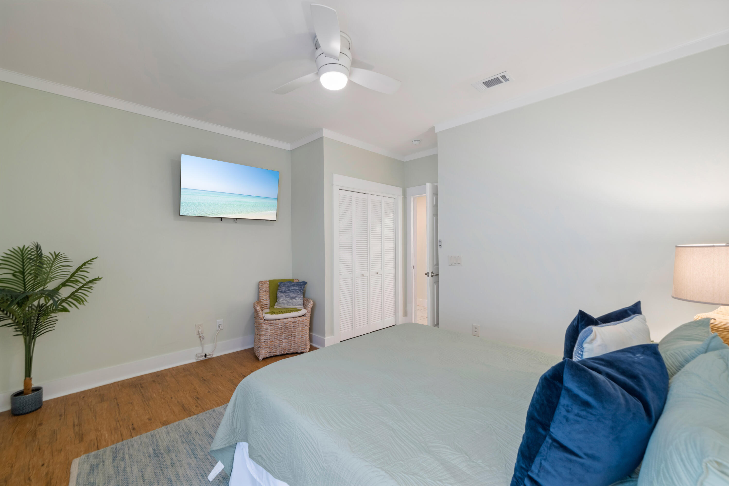 EMERALD WATERS VILLAGE - Residential