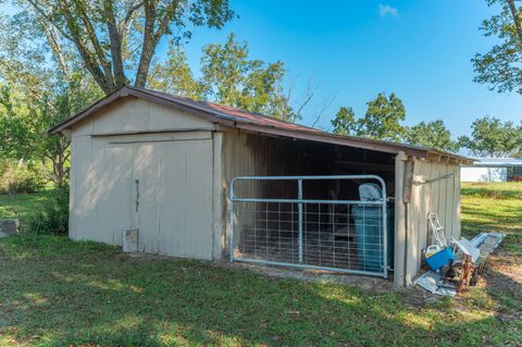 A home in DeFuniak Springs