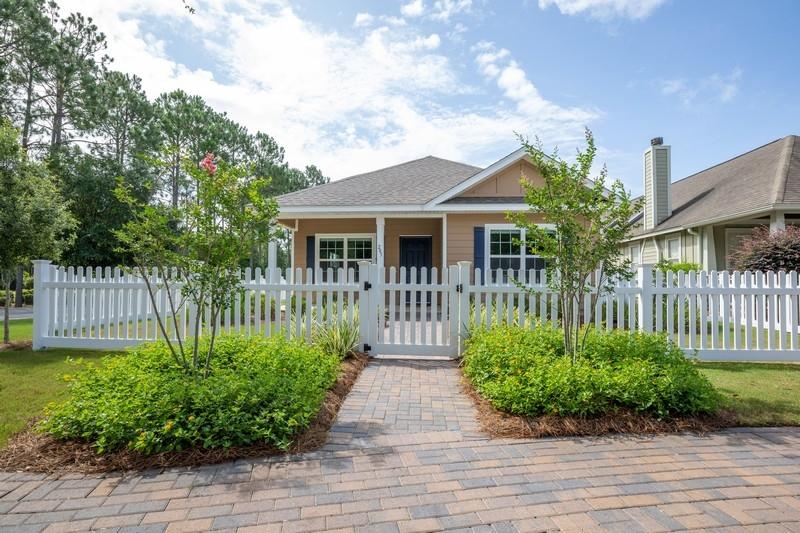 HAMMOCK BAY - Residential