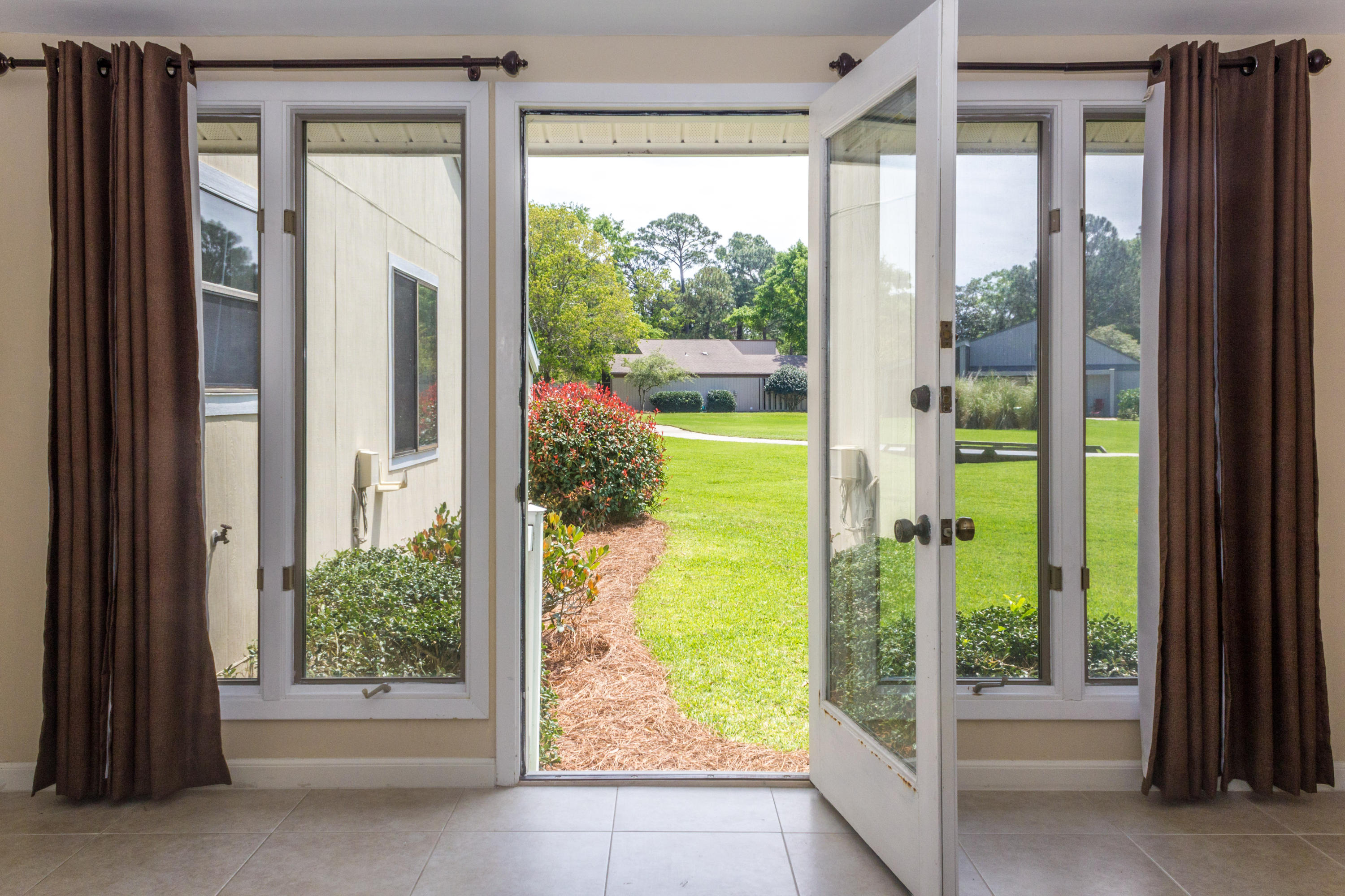 BAYOU VILLAGE CONDO PH 2 - Residential