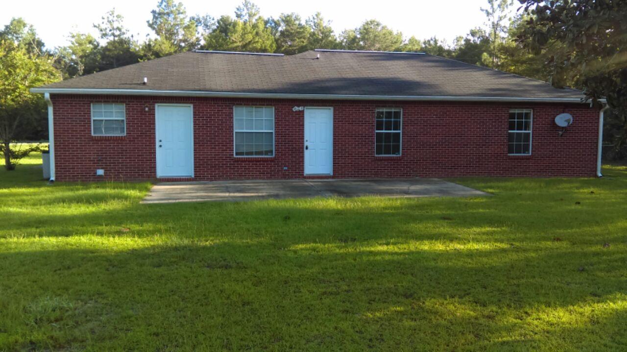 COUNTRY BREEZE ESTATES - Residential