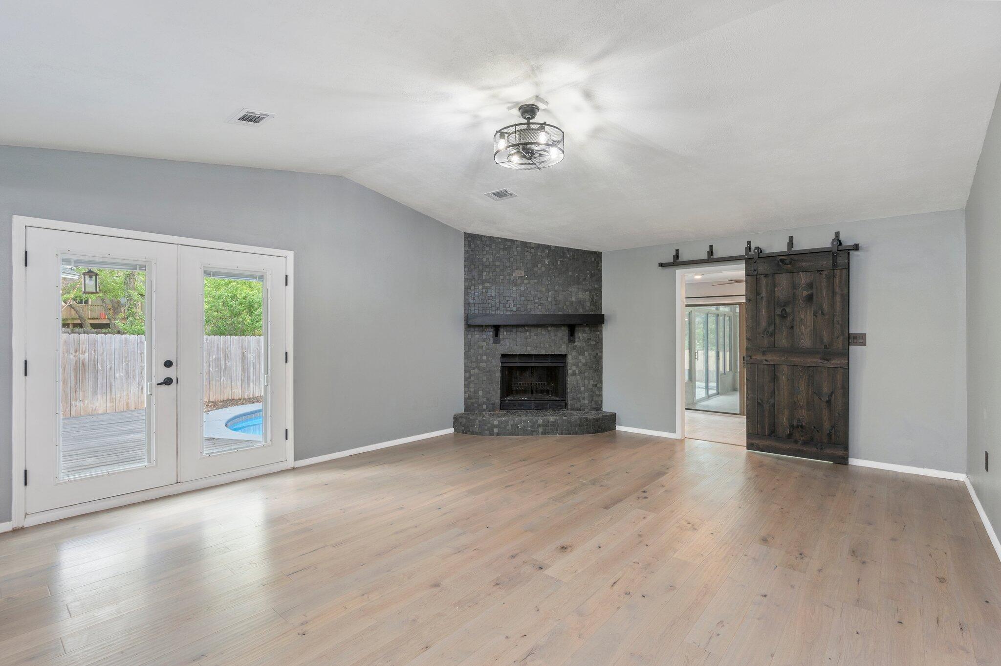 CREEKSIDE 4 - Residential