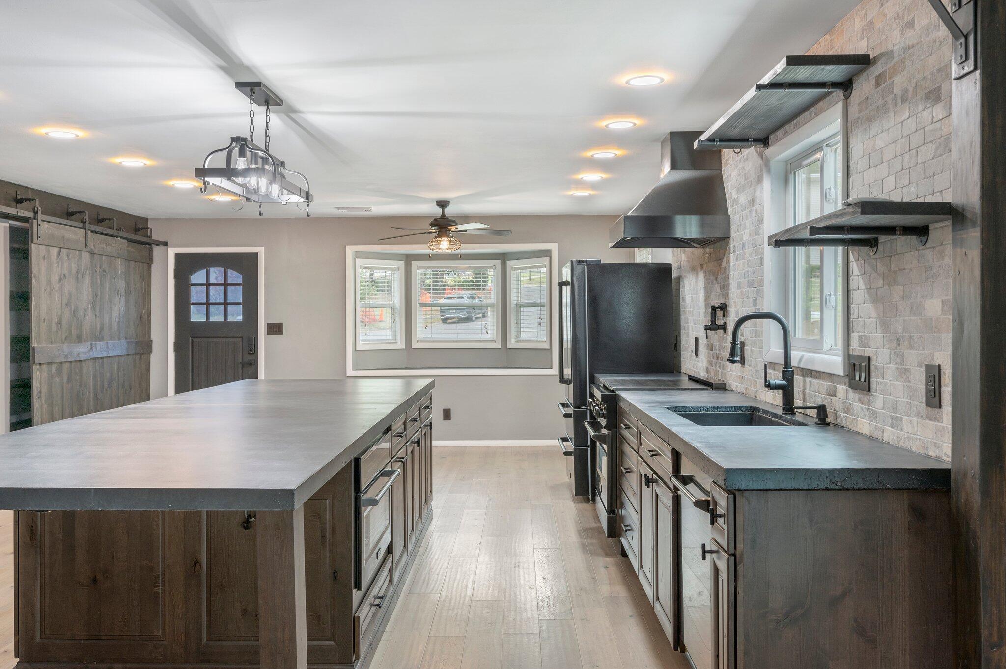 CREEKSIDE 4 - Residential