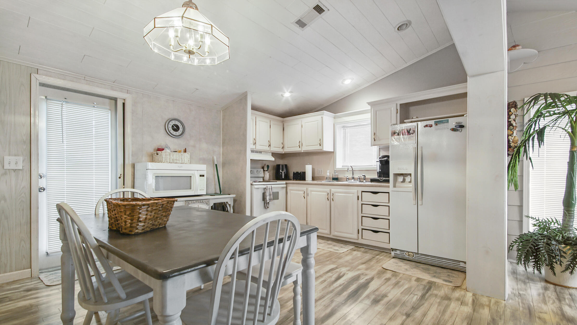 LAGUNA BEACH ESTATES 5TH ADDN - Residential