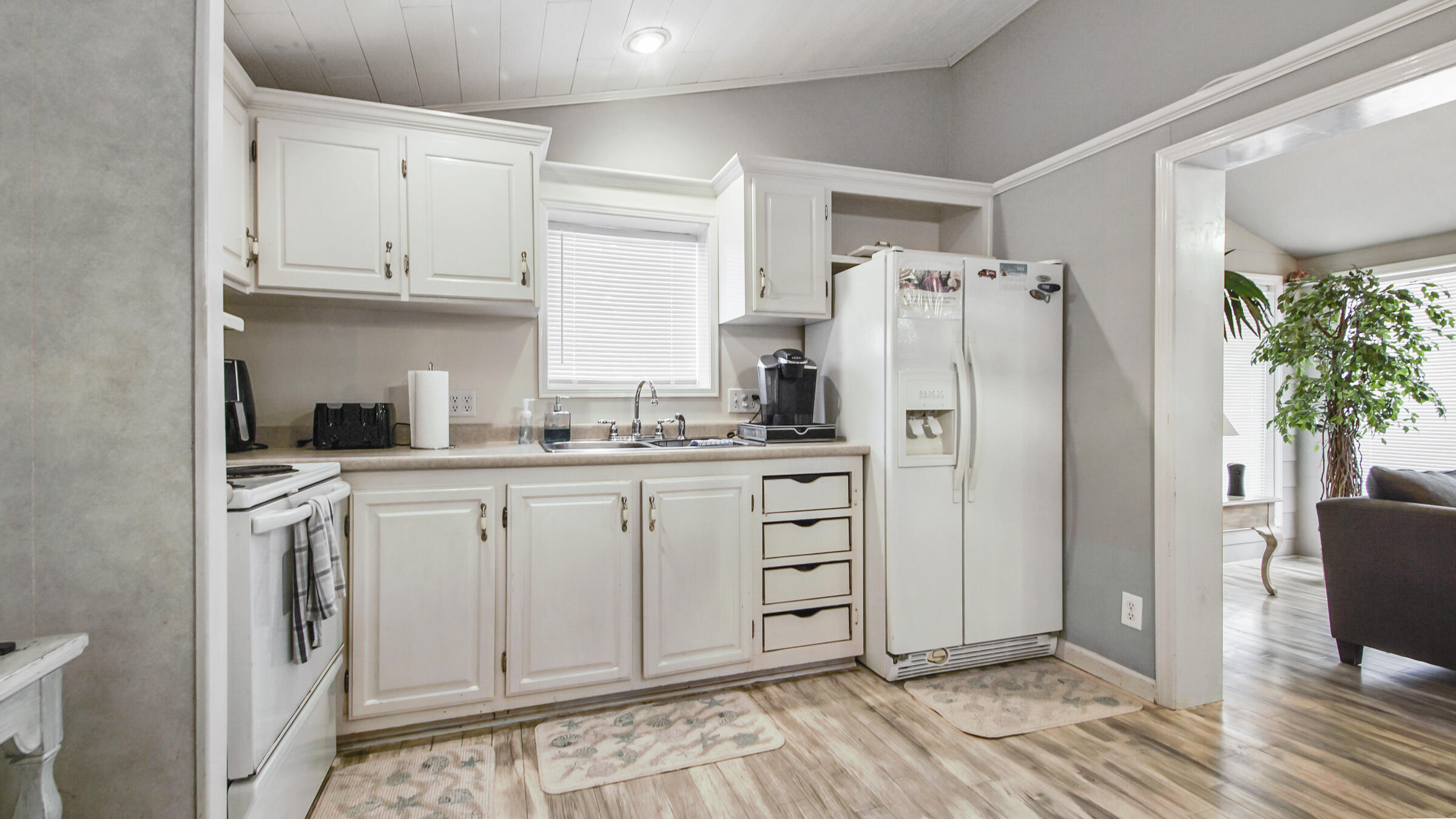 LAGUNA BEACH ESTATES 5TH ADDN - Residential