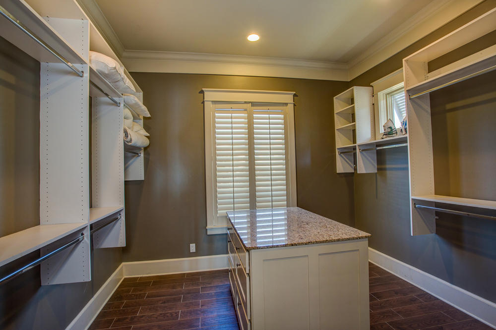 AVALON BEACH ESTATES - Residential