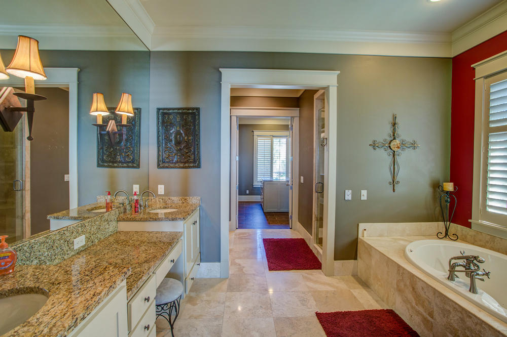 AVALON BEACH ESTATES - Residential
