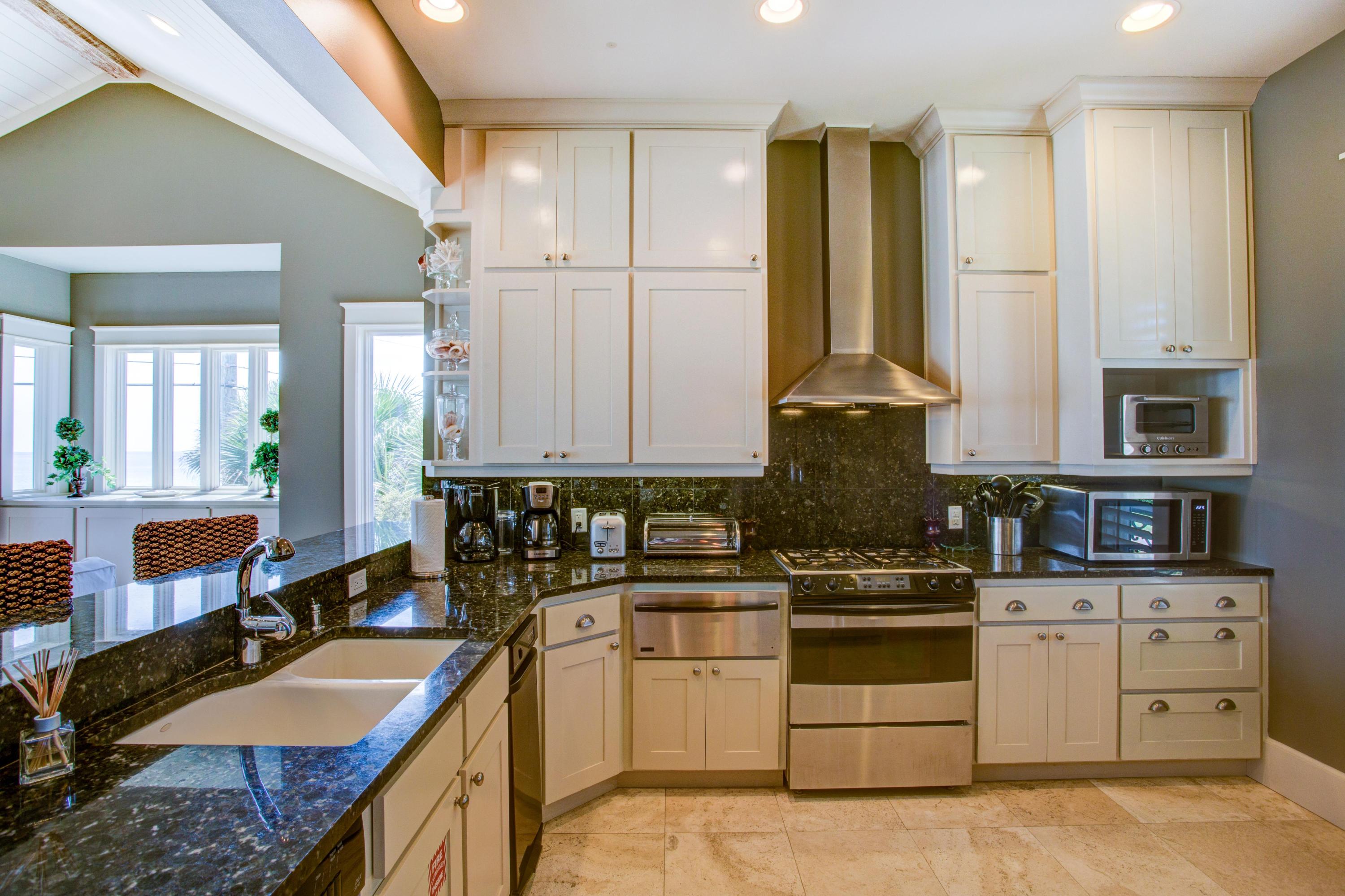AVALON BEACH ESTATES - Residential