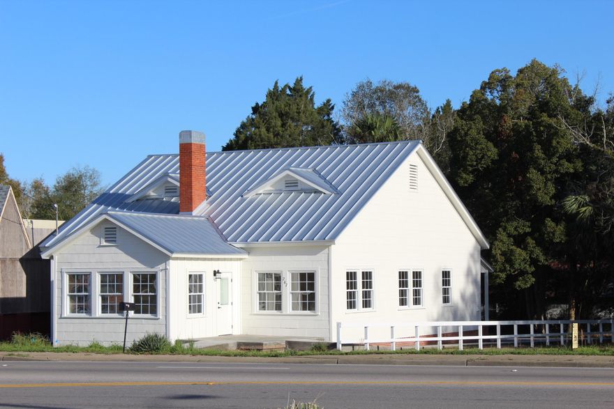 Beautifully restored office building in the heart of Defuniak Springs Fl. High traffic area. Great visibility. Perfect for a doctor's office or any professional type business. Move in ready. Price right. Shown by appointment.
