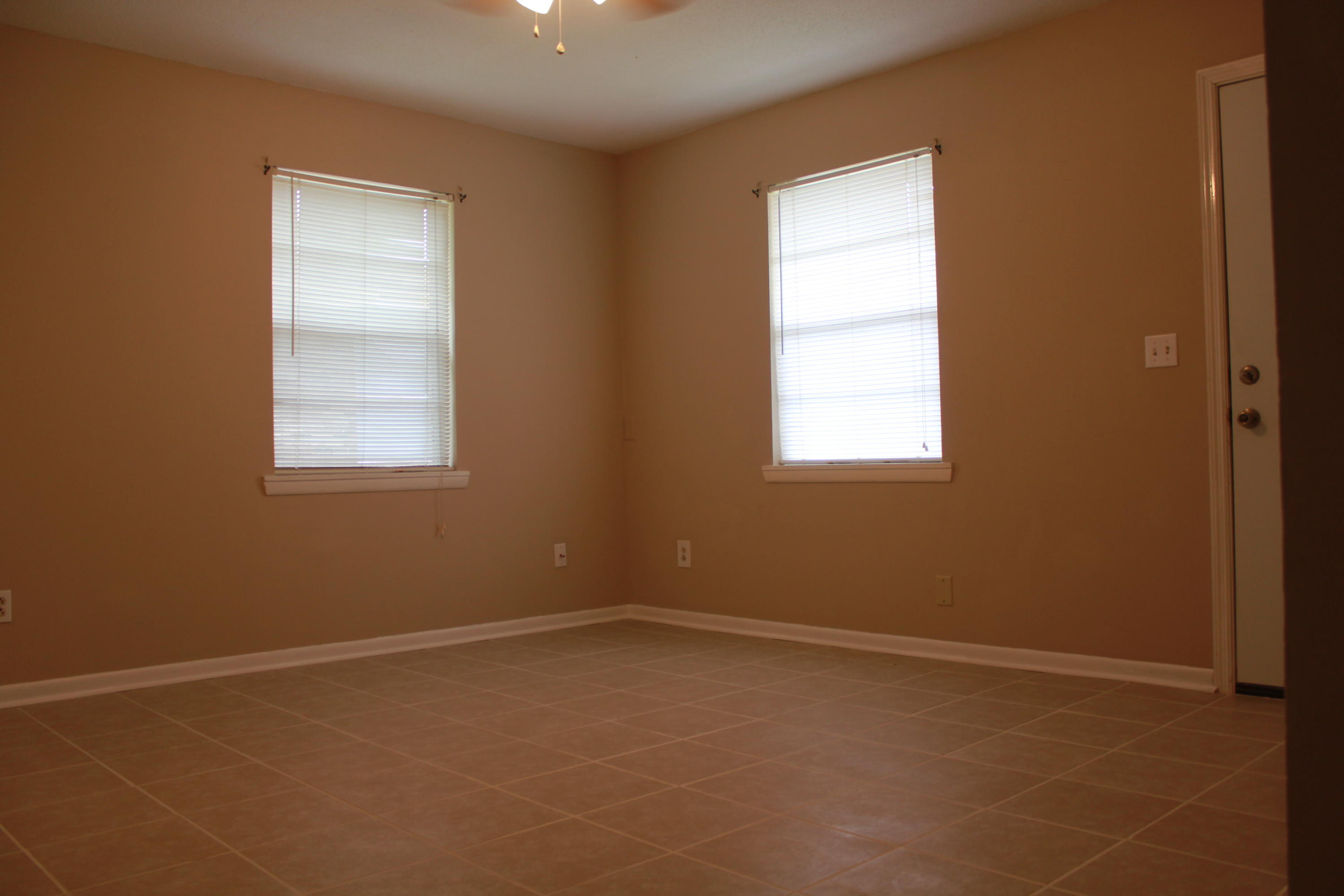 PORT DIXIE - Residential Lease