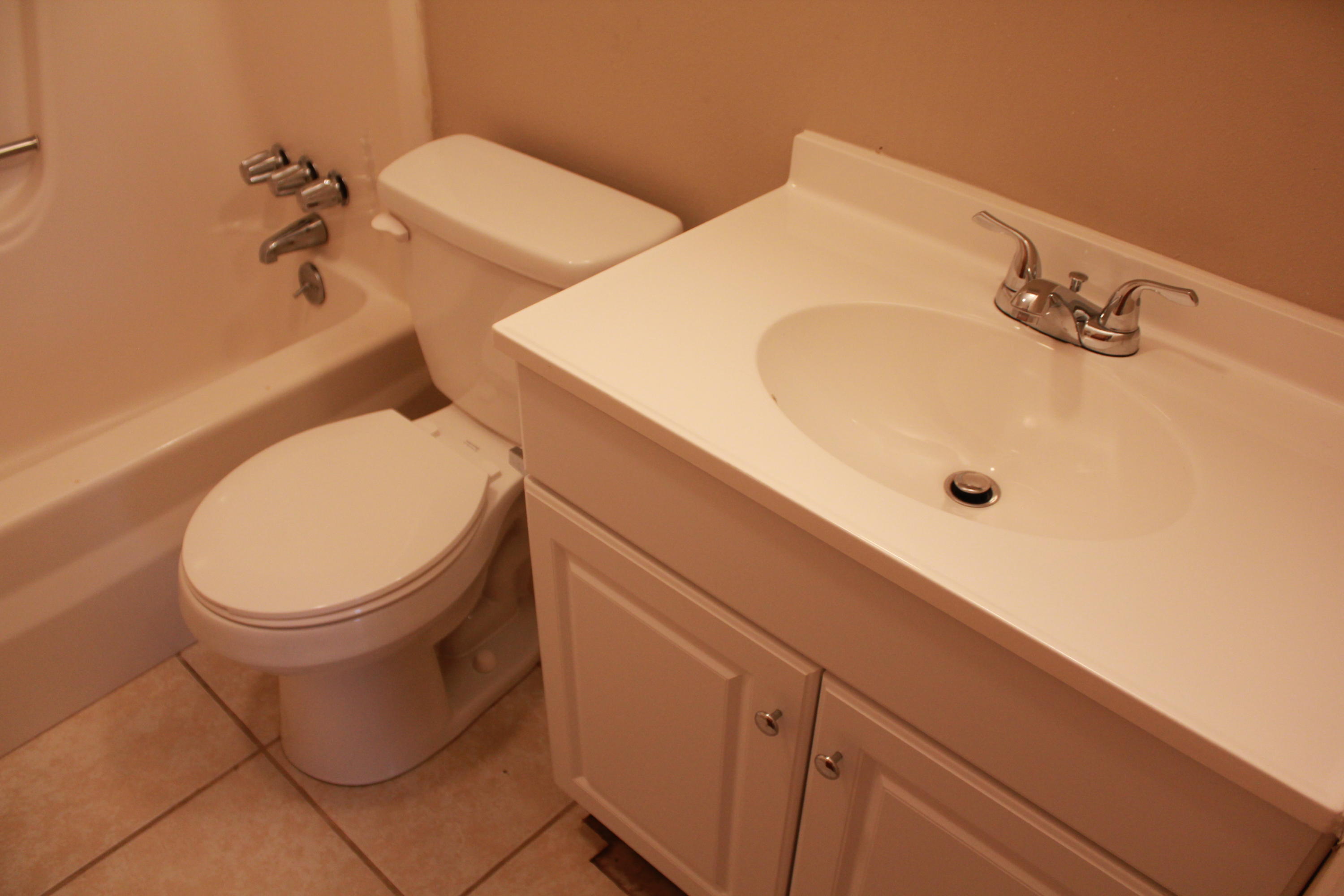 PORT DIXIE - Residential Lease