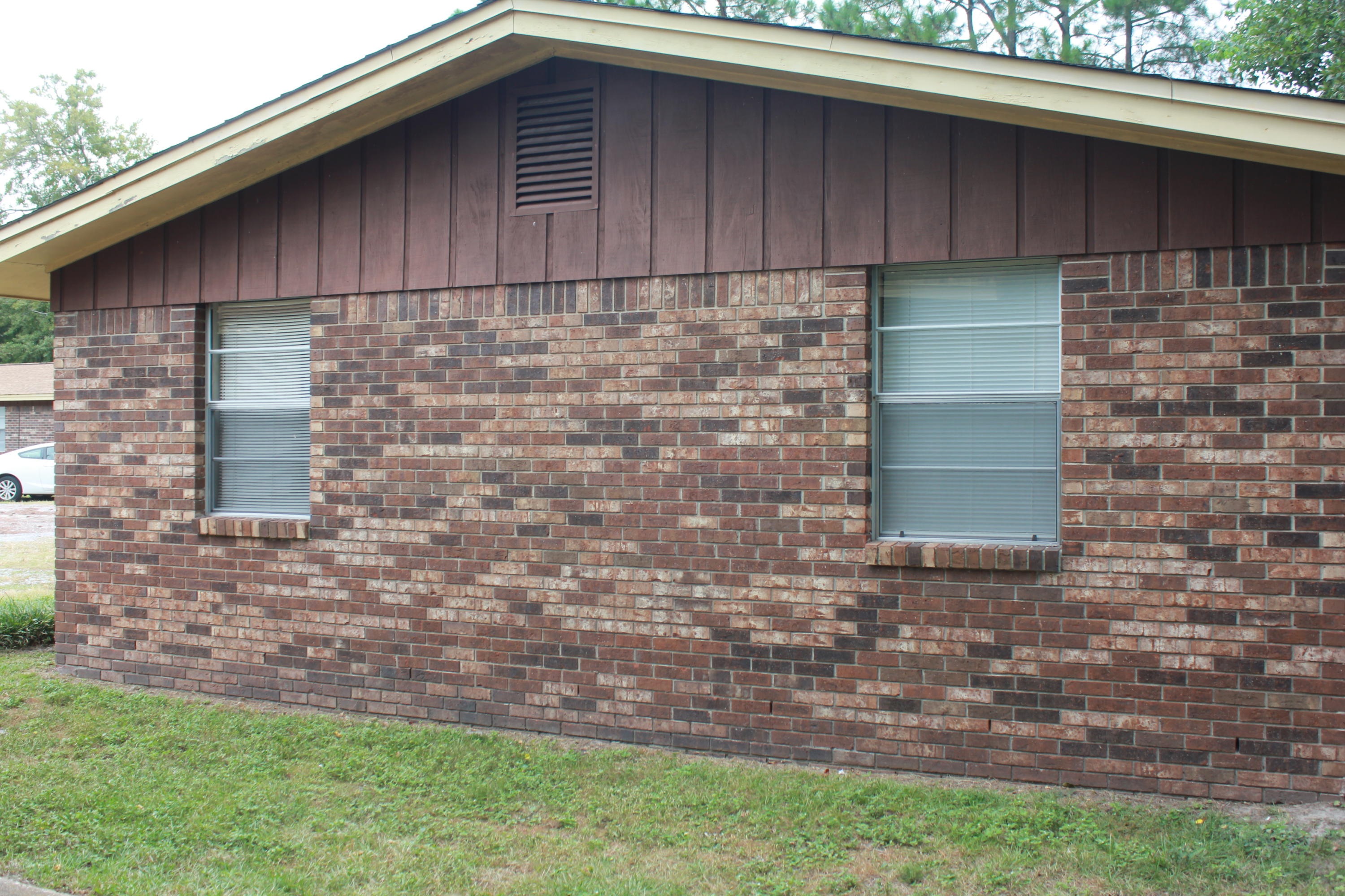 PORT DIXIE - Residential Lease