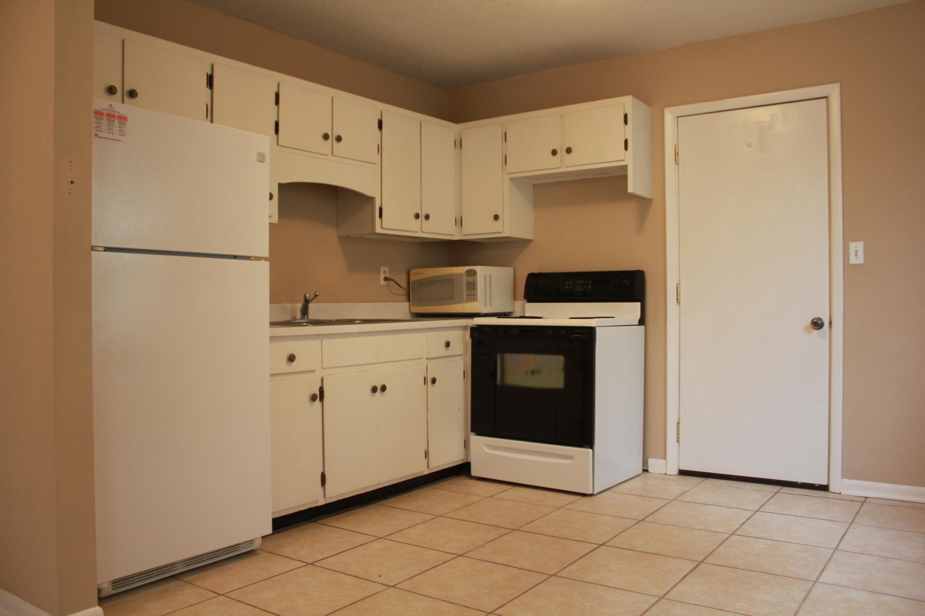 PORT DIXIE - Residential Lease