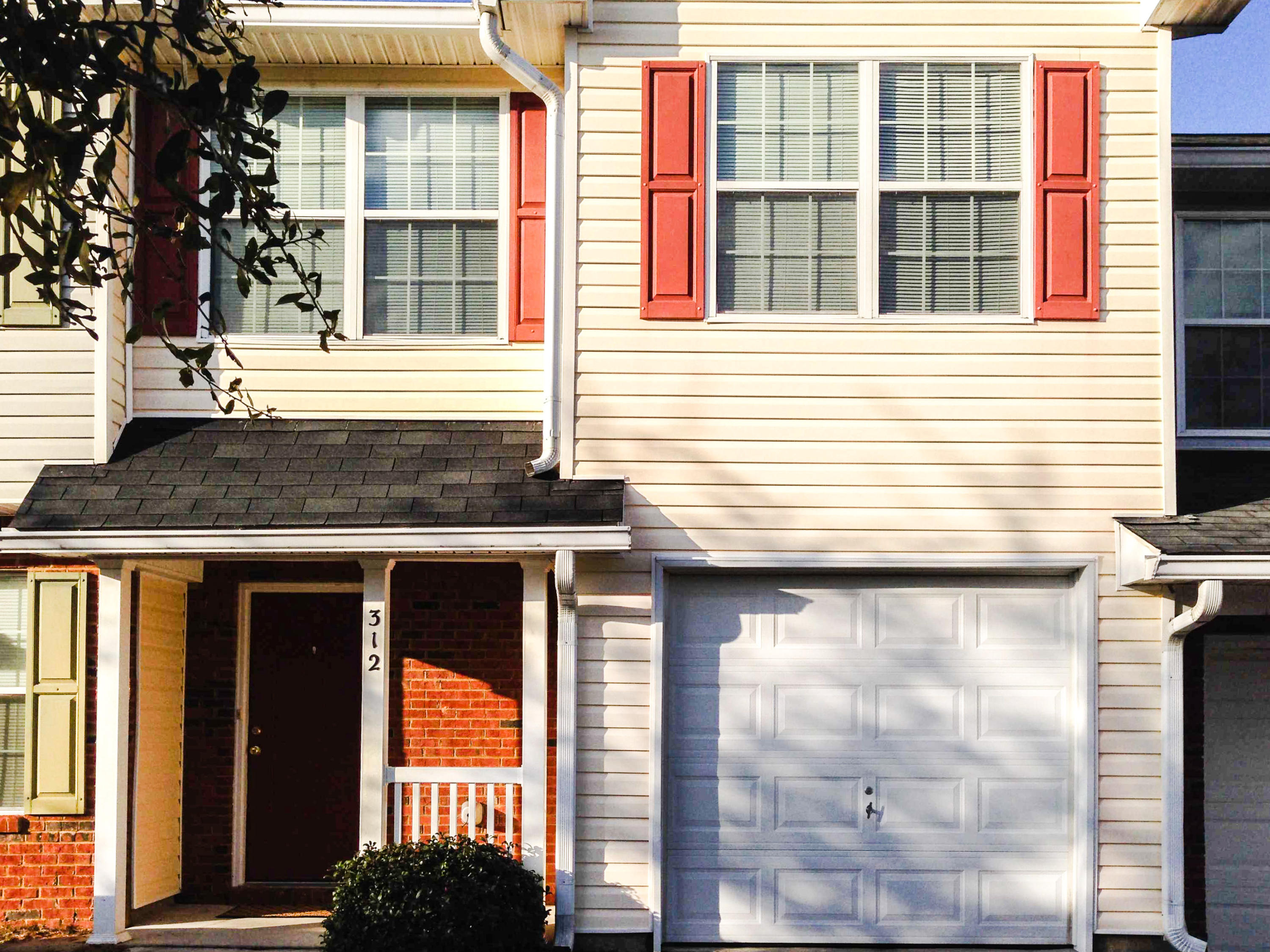 ROLLING PINES T/H - Residential