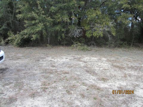 Photo of 0000 US Hwy 90, Ponce De Leon, FL 32455 (MLS # 939190) Photo of 0000 US Hwy 90, Ponce De Leon, FL 32455 (MLS # 939190)