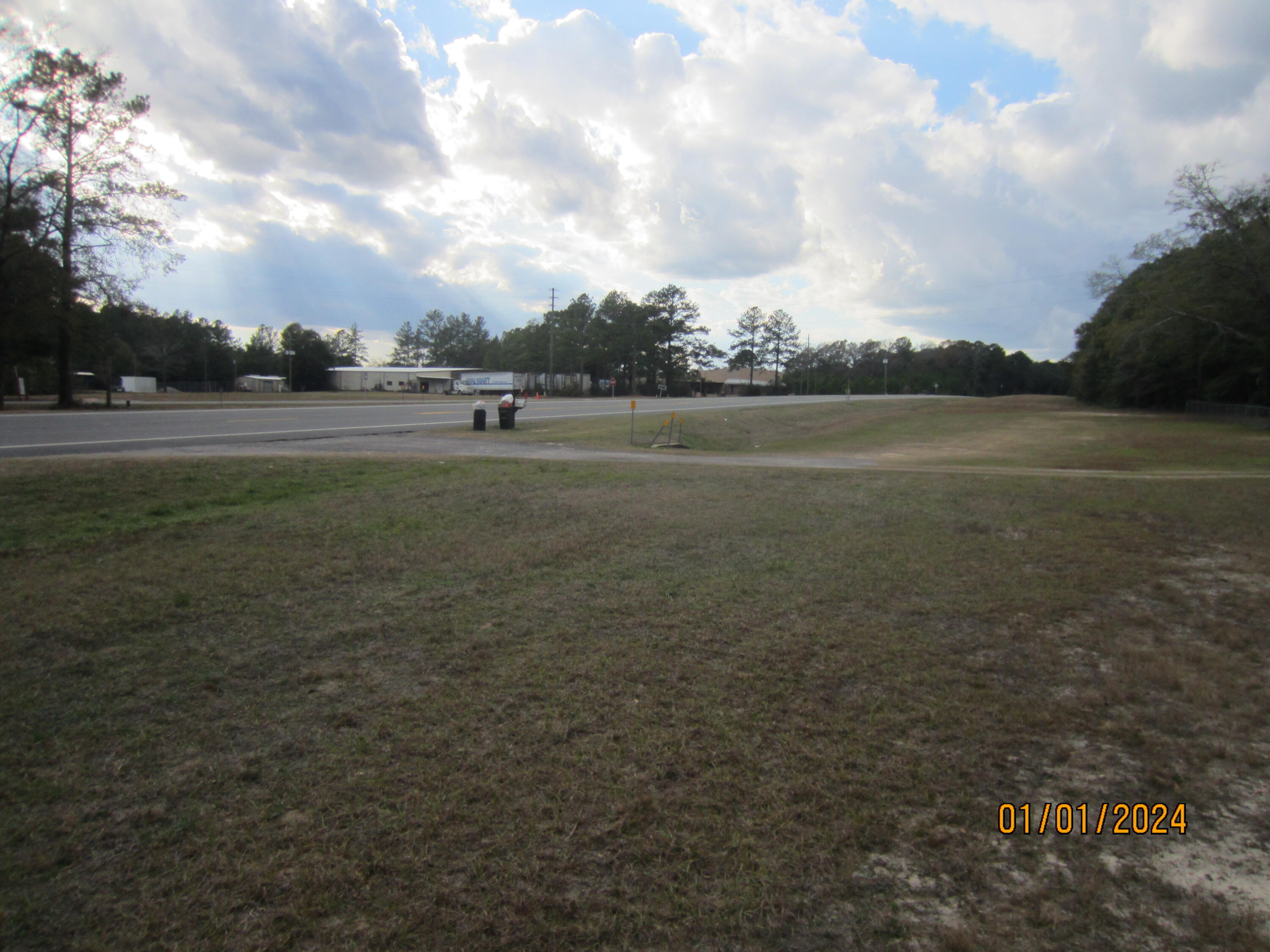 NO RECORDED SUBDIVISION - Land