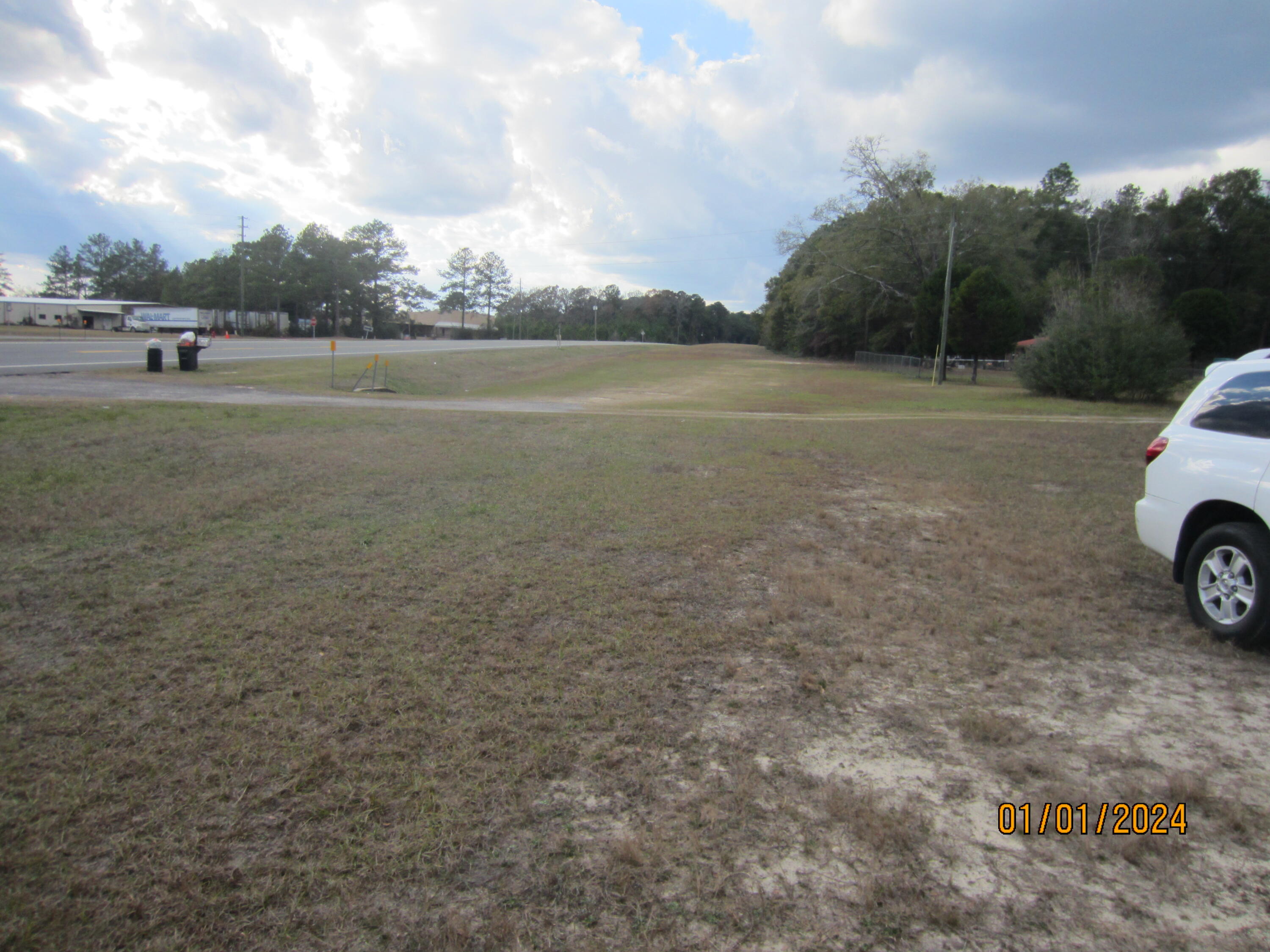 NO RECORDED SUBDIVISION - Land