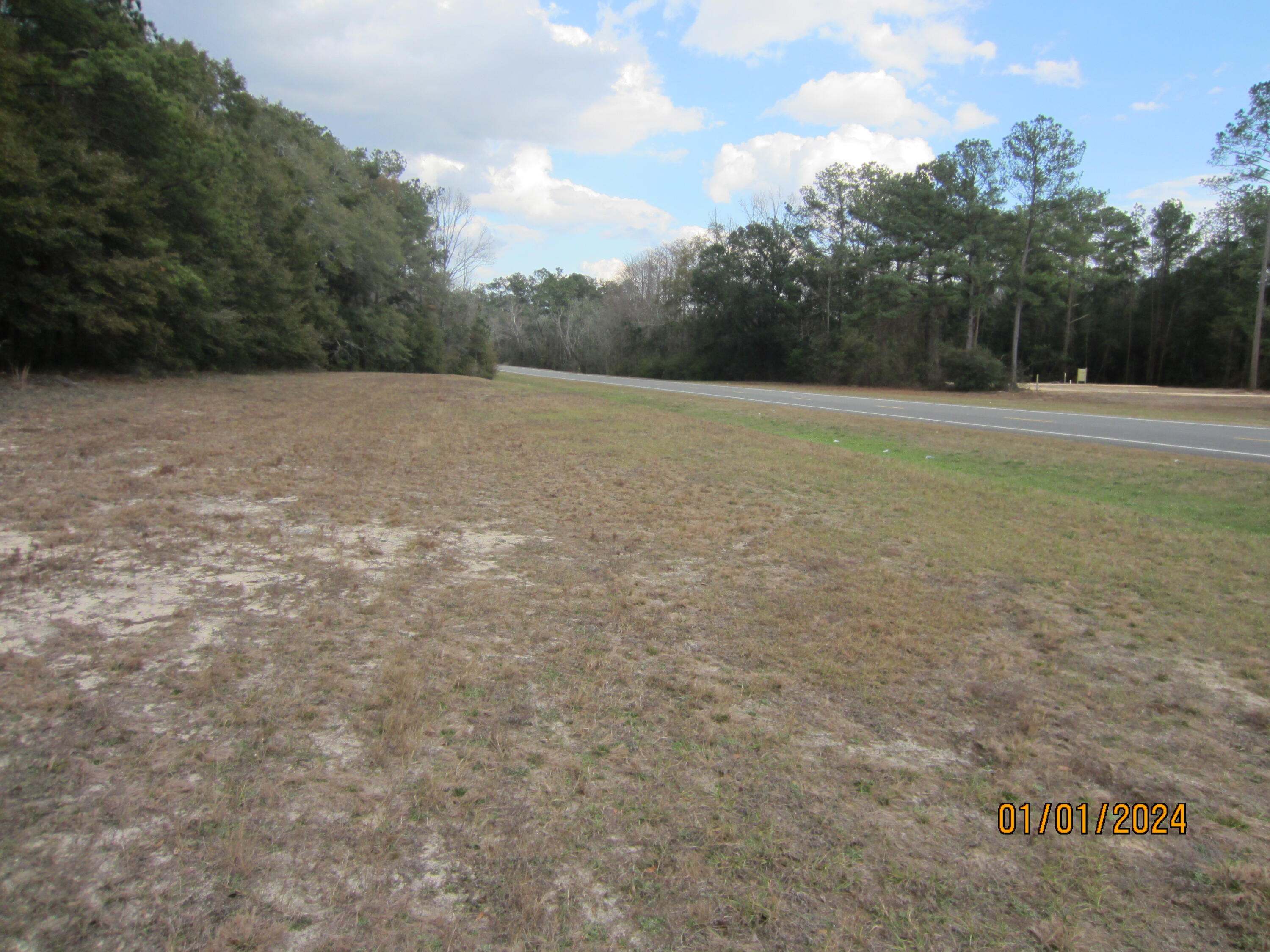 NO RECORDED SUBDIVISION - Land
