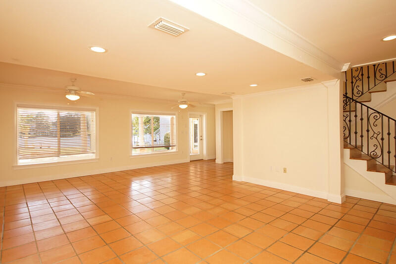 SUNSET STRIP - Residential