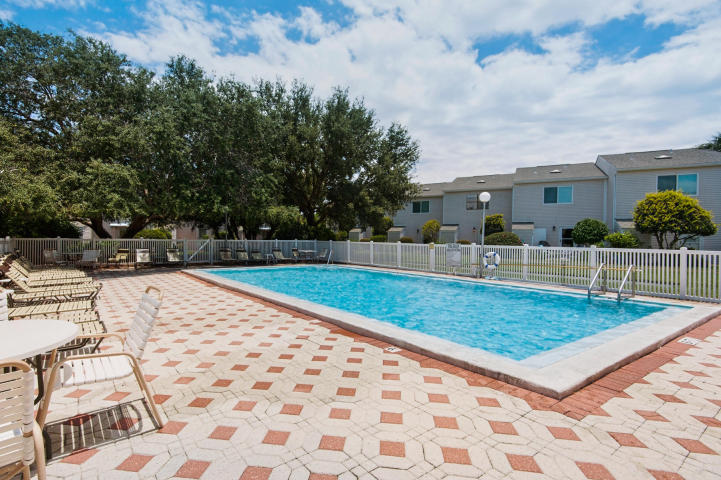 WOODLAND SHORES T/H PH 1 - Residential