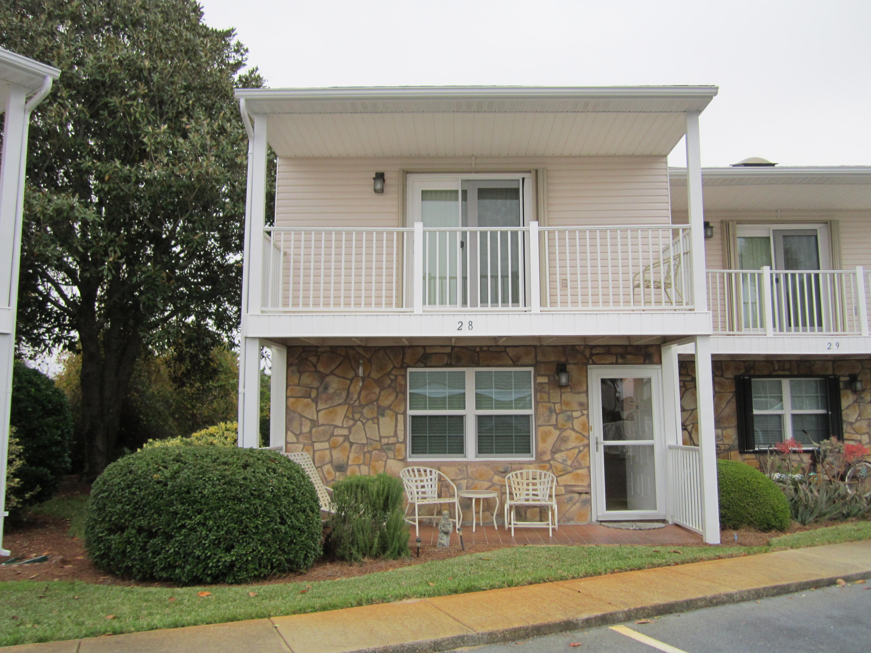 WOODLAND SHORES T/H PH 1 - Residential