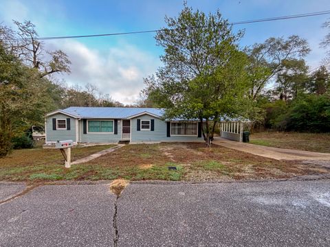 411 E Sloss Avenue DeFuniak Springs FL 32433