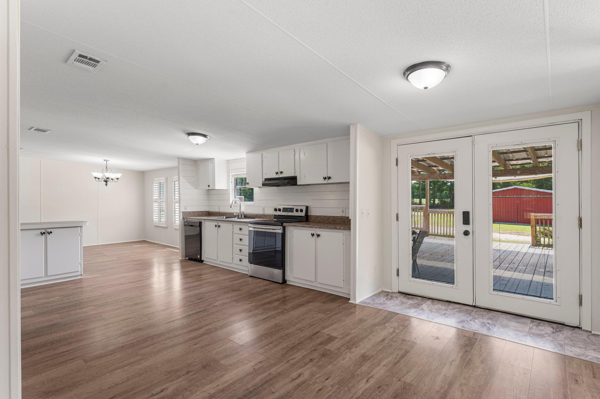 NO RECORDED SUBDIVISION - Residential