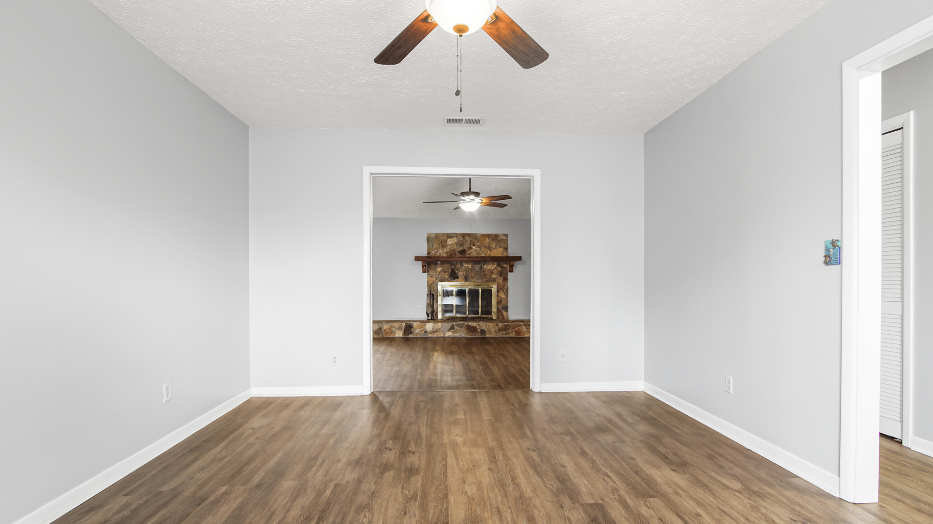 IMPERIAL OAKS - Residential