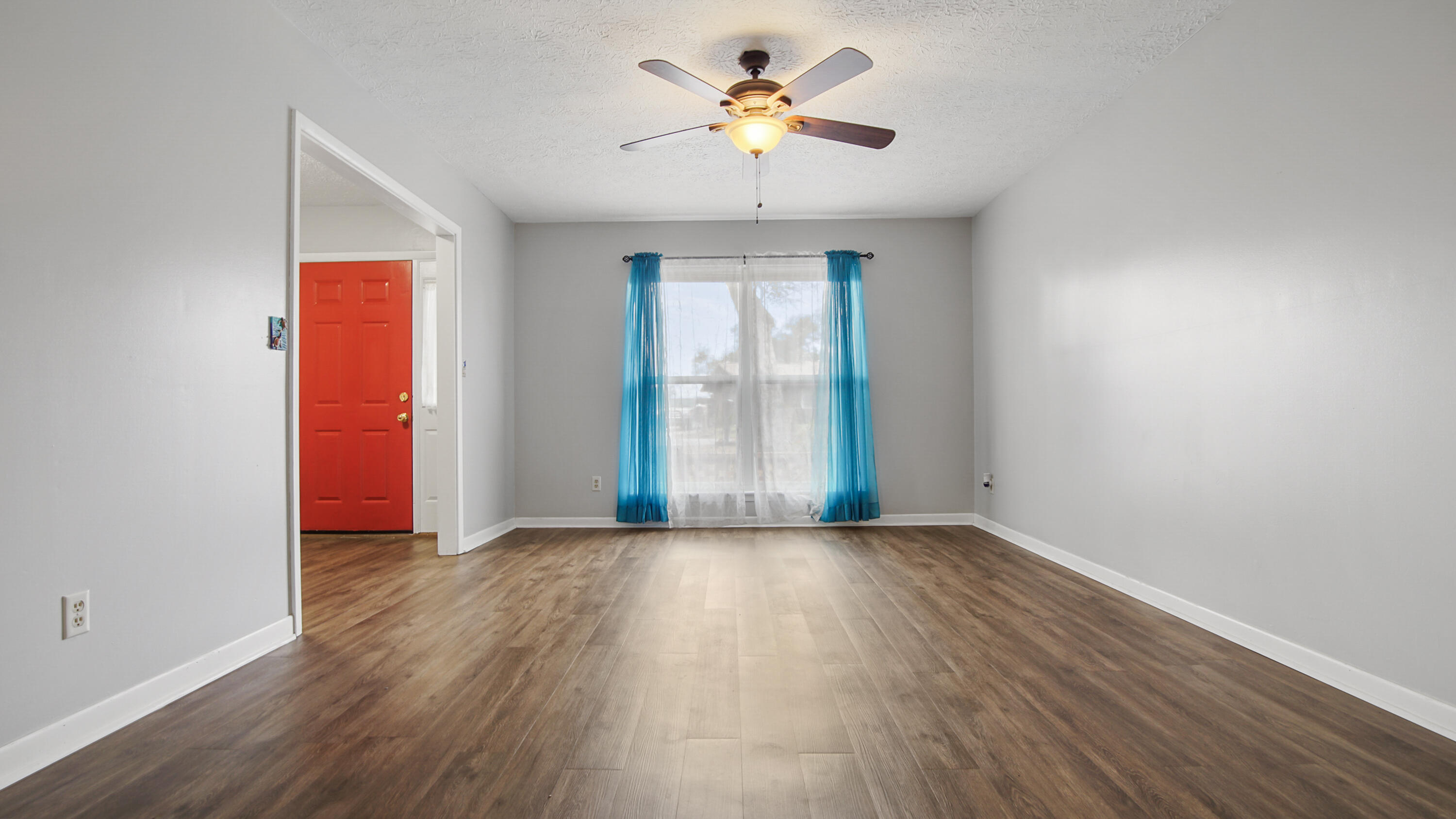 IMPERIAL OAKS - Residential