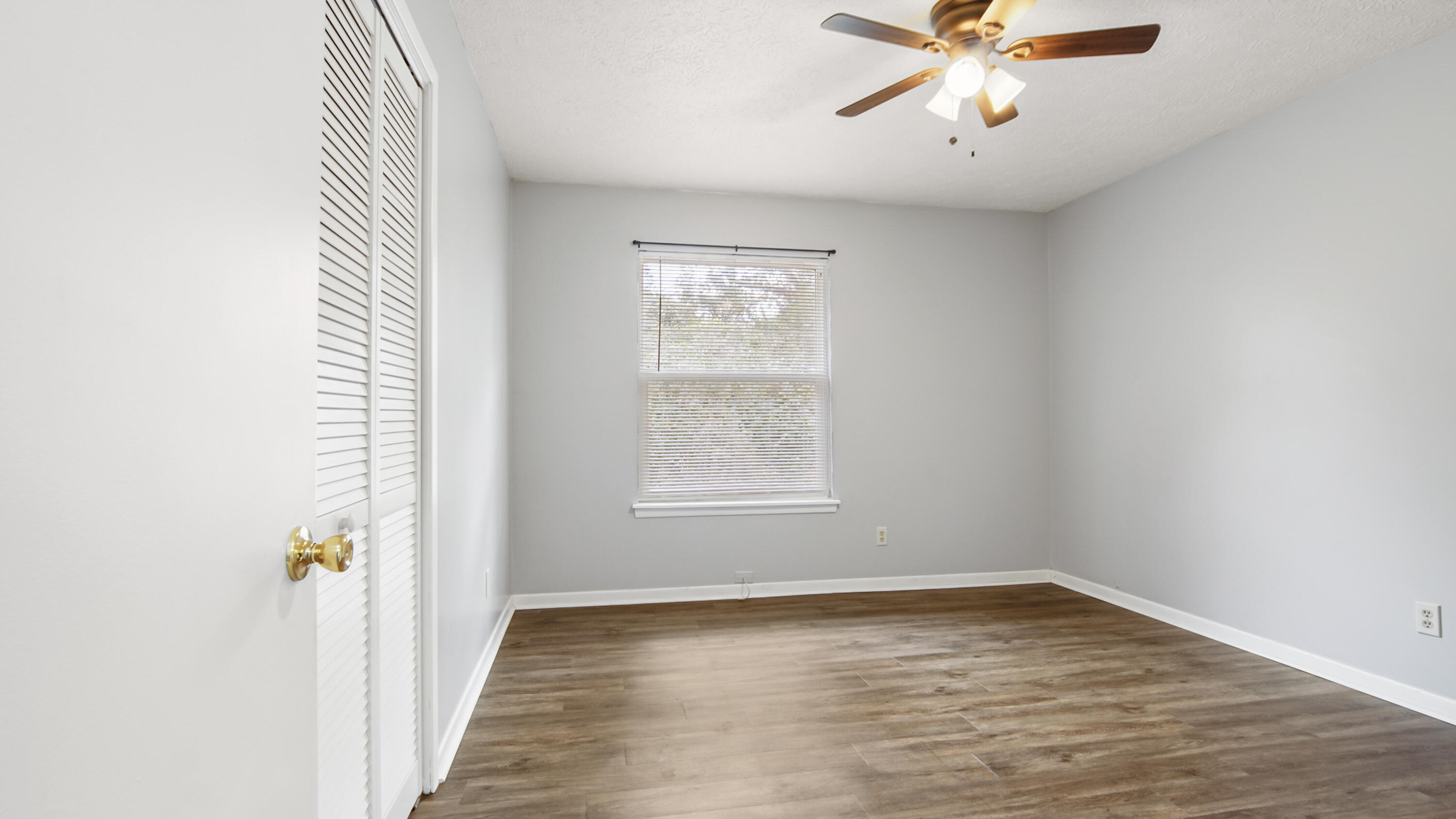 IMPERIAL OAKS - Residential